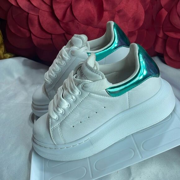 Alexander McQueen‎ Molly Sneakers for Kids White/Emerald - Sizes 27/2 - Picture 1 of 15